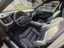 Volvo XC60 T6 AWD 350PK Plug-in hybrid Plus Black Edition | BLIS | H&K | 360 Camera | Pano | Luchtvering | Keyless |