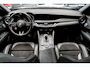 Alfa Romeo Stelvio 2.9 V6 AWD Quadrifoglio Harman K Leer ACC Carbon Seat Pack Panoramadak PDC Camera Memory seats Stuurverwarming Stoelverwarming LM velgen