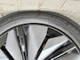 Nissan Ariya Evolve 91 kWh / SOH 99% / Stoelverwarming voor en achter / Schuif-kantel dak / Stoelventilatie / Stuurverwarming / 100% dealer onderhouden / Elektrisch verstelbare stoelen met geheugen / Elektrische achterklep / Adaptieve cruise control / Apple Carplay/Android Auto /