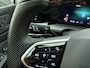 Volkswagen Golf 1.5 eTSI R-Line Business | Automaat | Schuif/Kanteldak | Standkachel | Stoelverwarming | Camera | Adaptieve Cruise | Apple Carplay / Android Auto | Achterbankverwarming |