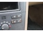 Volvo V70 2.4 Comfort Line | Nieuw APK | Automaat | Stoelverwarming | Climate control | Cruise control | Onderhouden V70!