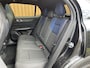 Lynk & Co 01 1.5 | Black Pakket Optioneel | Stuurverwarming | Zwarte hemel | Panoramadak | Adaptive Cruise Control | 360 Camera | Keyless | Elektrische Bestuurdersstoel + Geheugen | Parkeersensoren | Apple Ca