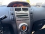 Toyota Yaris 1.3 VVTi Aspiration/ NAP/ LM velgen/6 maanden garantie
