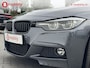 BMW 3-Serie Touring 320i High Executive M-Sport Trekhaak Panoramadak Head-Up NL Auto! | Apple CarPlay | Hifi | Leer | Achteruitrijcamera | DAB