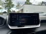 Peugeot 2008 1.2 Turbo 100 PK Allure | Navigatie | Trekhaak 1200 KG | Climate Control | Parkeersensoren | LED Verlichting | Hoge Zitpositie | Dakrails | Cruise Control | 17" Lichtmetalen Velgen |