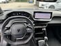 Peugeot 2008 1.2 Turbo 100 PK Allure | Navigatie | Trekhaak 1200 KG | Climate Control | Parkeersensoren | LED Verlichting | Hoge Zitpositie | Dakrails | Cruise Control | 17" Lichtmetalen Velgen |