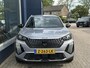 Peugeot 2008 1.2 Turbo 100 PK Allure | Navigatie | Trekhaak 1200 KG | Climate Control | Parkeersensoren | LED Verlichting | Hoge Zitpositie | Dakrails | Cruise Control | 17" Lichtmetalen Velgen |