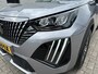 Peugeot 2008 1.2 Turbo 100 PK Allure | Navigatie | Trekhaak 1200 KG | Climate Control | Parkeersensoren | LED Verlichting | Hoge Zitpositie | Dakrails | Cruise Control | 17" Lichtmetalen Velgen |