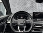 Audi Q5 55 TFSIe S-Edition | Zwart Optiek | Lichtmetalen Velgen 20 inch | Dinamica-Leder Bekleding | Matrix-LED Koplampen | Dodehoekdetectie | Privacy Glas | MMI Navigatie | Elektrische Achterklep | Achteruitrijcamera | Parkeersensoren | Virtual Cockpit | Plug-in Hybrid (PHEV)