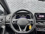 Volkswagen T-Roc 1.0 TSI R-Line Business | Achteruitrijcamera | Parkeersensoren | Parkeerassistent | ArtVelours | Stoelmassage | Stoelverwarming | LED Koplampen | Navigatie Discover Media | Apple Carplay | Android Auto | Privacy Glas | Two-Tone |