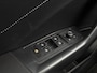 Volkswagen T-Roc 1.0 TSI R-Line Business | Achteruitrijcamera | Parkeersensoren | Parkeerassistent | ArtVelours | Stoelmassage | Stoelverwarming | LED Koplampen | Navigatie Discover Media | Apple Carplay | Android Auto | Privacy Glas | Two-Tone |
