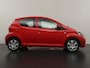 Toyota Aygo 1.0-12V + | Weinig Km's | Dealer onderhouden | 5-Deurs |
