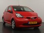 Toyota Aygo 1.0-12V + | Weinig Km's | Dealer onderhouden | 5-Deurs |
