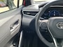 Toyota Corolla Cross 2.0 High Power Hybrid First Edition | Dealer onderhouden | Half Lederen bekleding | Stoelverwarming | Dodehoek detectie | Parkeersensoren voor+achter | Elektrische Achterklep | Navigatie | Apple CarPlay/Android Auto | Cruise Co