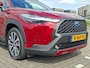 Toyota Corolla Cross 2.0 High Power Hybrid First Edition | Dealer onderhouden | Half Lederen bekleding | Stoelverwarming | Dodehoek detectie | Parkeersensoren voor+achter | Elektrische Achterklep | Navigatie | Apple CarPlay/Android Auto | Cruise Co
