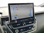 Toyota Corolla Cross 2.0 High Power Hybrid First Edition | Dealer onderhouden | Half Lederen bekleding | Stoelverwarming | Dodehoek detectie | Parkeersensoren voor+achter | Elektrische Achterklep | Navigatie | Apple CarPlay/Android Auto | Cruise Co