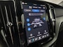 Volvo XC60 2.0 T8 Plug-in hybrid AWD Ultra Black Edition | Navigatie | 360° Camera | Trekhaak | Panoramadak | Stoelverwarming | Harman / Kardon Audio |