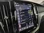 Volvo XC60 2.0 T8 Plug-in hybrid AWD Ultra Black Edition | Navigatie | 360° Camera | Trekhaak | Panoramadak | Stoelverwarming | Harman / Kardon Audio |