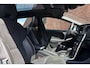 Volvo V40 1.5 T3 Polar+ Sport | Panoramadak | Verwarmbare voorstoelen | 100% dealeronderhouden | Extra getint glas | Achteruitrijcamera | Harman Kardon | 17 inch. lichtmetalen velgen | Volvo Guard alarm | Navigatie | Parkeersensoren voor + achter | Keyless entry | Climate control