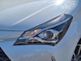 Toyota Yaris 1.5 Hybrid Y20 | Navigatie, Stoelverwarming, Lichtmetalen velgen, Privacy glass, Cruise control, Climate control
