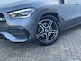 Mercedes-Benz GLA 180 Aut7 Solution AMG Pano.dak Stoel elctr+verw. Trekhaak Carplay Camera Business
