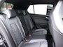 Volkswagen Golf 1.5 TSI R-Line | Trekhaak afneembaar | Side Assist | App Connect | Stuur & Stoelverwarming |