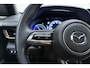 Mazda MX-30 e-SkyActiv 145 Luxury 36 kWh | Schuifkanteldak | Cruise control | Achteruitrijcamera | Elek. verstelbare stoelen | Dodehoekdetectie | Verwarmde voorstoelen | Memory seats | Parkeersensoren | Airco | Navigatie | BOSE-soundsystem | Apple carplay/Android auto |