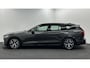 Volvo V60 2.0 B3 Essential TREKHAAK CRUISE CARPLAY NAVI LM ECC.