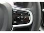 Volvo XC60 T8 455PK Automaat Plug-in hybrid AWD Plus Dark / Adaptieve Cruise control / Semi elektrisch wegklapbare trekhaak / 360 Camera / Stoel- en stuurverwarming / Panoramisch schuif-kanteldak / Elektrische achterklep / Elektrische stoelen met geheugen