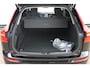 Volvo XC60 T8 455PK Automaat Plug-in hybrid AWD Plus Dark / Adaptieve Cruise control / Semi elektrisch wegklapbare trekhaak / 360 Camera / Stoel- en stuurverwarming / Panoramisch schuif-kanteldak / Elektrische achterklep / Elektrische stoelen met geheugen