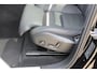 Volvo XC60 T8 455PK Automaat Plug-in hybrid AWD Plus Dark / Adaptieve Cruise control / Semi elektrisch wegklapbare trekhaak / 360 Camera / Stoel- en stuurverwarming / Panoramisch schuif-kanteldak / Elektrische achterklep / Elektrische stoelen met geheugen