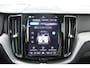 Volvo XC60 T8 455PK Automaat Plug-in hybrid AWD Plus Dark / Adaptieve Cruise control / Semi elektrisch wegklapbare trekhaak / 360 Camera / Stoel- en stuurverwarming / Panoramisch schuif-kanteldak / Elektrische achterklep / Elektrische stoelen met geheugen