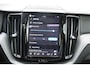 Volvo XC60 T8 455PK Automaat Plug-in hybrid AWD Plus Dark / Adaptieve Cruise control / Semi elektrisch wegklapbare trekhaak / 360 Camera / Stoel- en stuurverwarming / Panoramisch schuif-kanteldak / Elektrische achterklep / Elektrische stoelen met geheugen