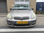 Toyota Yaris 1.3 VVT-i Idols 5DRS AIRCO RIJDT HEEL GOED NAP APK 8-2027