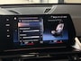 BMW iX1 xDrive30 Launch Edition 67 kWh | Pano-Dak/19"/Adapt.Cruise/3D Camera/HUD/Massage/Comfort Access