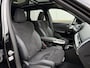 BMW iX1 xDrive30 Launch Edition 67 kWh | Pano-Dak/19"/Adapt.Cruise/3D Camera/HUD/Massage/Comfort Access