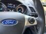 Ford Kuga 1.5i Titanium Styling Pack 6-Bak 120 PK. Zeer goed onderhouden auto van de eerste eigenaar !!! Distributieriem en waterpomp vervangen in 2025 !! Alle keuringen toegestaan !