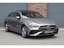 Mercedes-Benz CLA Shooting Brake 250 e AMG Line | Memory | Distronic | Panoramadak | Keyless Go | Verwarmd Stuurwiel | Camera | Sfeerverlichting |