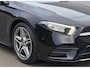 Mercedes-Benz A-klasse 200 Business Solution AMG styling, burmester, achteruitrijcamera, sfeerverlichting, stoelverwarming,