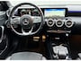 Mercedes-Benz A-klasse 200 Business Solution AMG styling, burmester, achteruitrijcamera, sfeerverlichting, stoelverwarming,