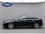 Mercedes-Benz A-klasse 200 Business Solution AMG styling, burmester, achteruitrijcamera, sfeerverlichting, stoelverwarming,