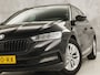 Skoda Octavia Combi 1.0 TSI Sport (KUIPSTOELEN, 1e EIGENAAR, APPLE CARPLAY, GROOT NAVI, GETINT GLAS, ZWART HEMEL, KEYLESS, NIEUWSTAAT)