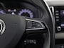 Skoda Karoq 1.5 TSI ACT Sport 150Pk (APPLE CARPLAY, CLIMATE, STOELVERWARMING, GETINT GLAS, SPORTSTOELEN, PARKEERSENSOREN, CRUISE, NIEUWSTAAT)