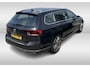 Volkswagen Passat Variant 1.5 TSI R-Line Business + / Camera / CarPlay / Leder&Alcantara / 18'' / Stoelverwarming / Dodehoek / DAB / ACC