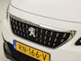 Peugeot 2008 1.2 PureTech Sport (PANORAMADAK, APPLE CARPLAY, NAVIGATIE, LM VELGEN, SPORTSTOELEN, PARKEERSENSOREN, CRUISE, NIEUWSTAAT)