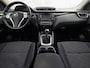 Nissan Qashqai 1.2 N-Connecta (PANORAMADAK, NAVIGATIE, 360 CAMERA, SPORTSTOELEN, GETINT GLAS, TREKHAAK, CRUISE, NIEUWSTAAT)