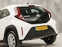Toyota Aygo 1.0 VVT-i MT Play (APPLE CARPLAY, NAVIGATIE, ADAPTIVE CRUISE, SPORTSTOELEN, LANE ASSIST, CAMERA, NIEUWSTAAT)