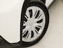 Toyota Aygo 1.0 VVT-i MT Play (APPLE CARPLAY, NAVIGATIE, ADAPTIVE CRUISE, SPORTSTOELEN, LANE ASSIST, CAMERA, NIEUWSTAAT)