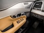 Volvo XC90 2.0 T8 Twin Engine AWD Inscription 7 Persoons 408Pk Automaat (PANORAMADAK, BOWERS&WILKINS, MEMORY SEATS, BRUIN LEDER, CAMERA, STOELKOELING/VERWARMING, HEAD-UP DISPLAY, GETINT GLAS, ELEK ACHTERKLEP, NIEUWSTAAT)