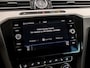 Volkswagen Passat Variant 1.5 TSI Highline Sportline 150Pk Automaat (VIRTUAL COCKPIT, APPLE CARPLAY, GROOT NAVI, CAMERA, LEDER/ALCANTARA, GETINT GLAS, KEYLESS, NIEUWSTAAT)